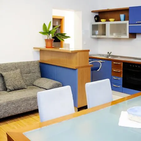 Slava Petricevic Apartmán Podstrana
